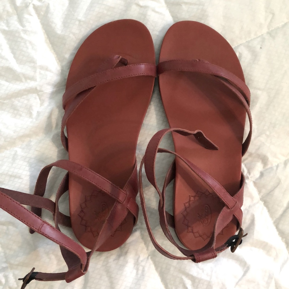 NWOT Chaco Juniper red leather sandals